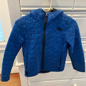 Boys Northface Thermoball Jacket size Small 7/8
